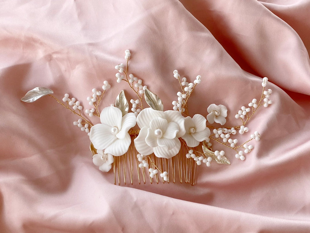 Verspielte Haaraccessoires für Trauung in Standesamt und Kirche, Brautschmuck kaufen bei Alicia's Diary
