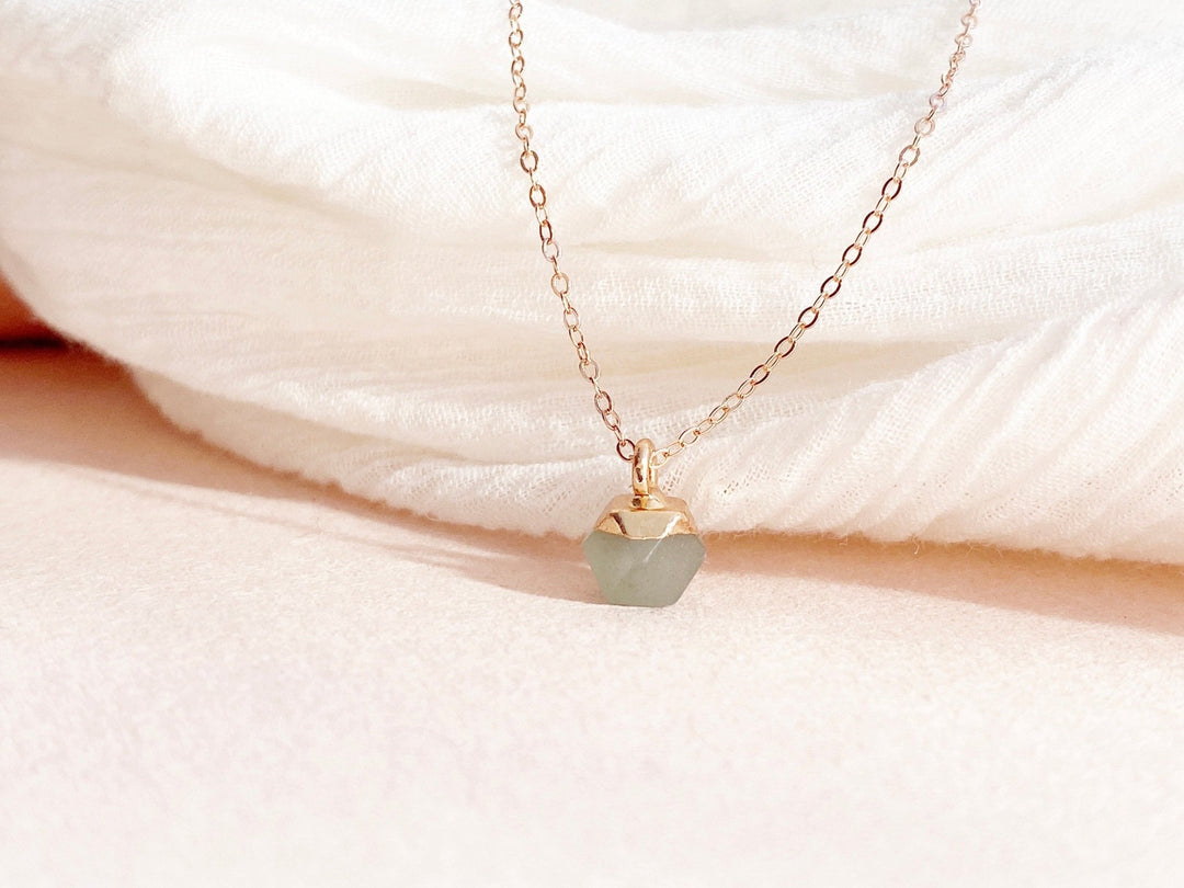 Roségoldene Halkette aus echtem 925 Silber mit grünem Edelstein Anhänger von ALICIA'S DIARY