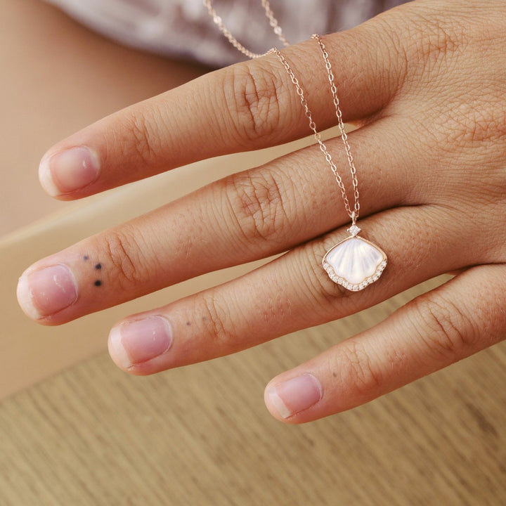 Rose Gold Plated Shell Locket Necklace - Alicia&