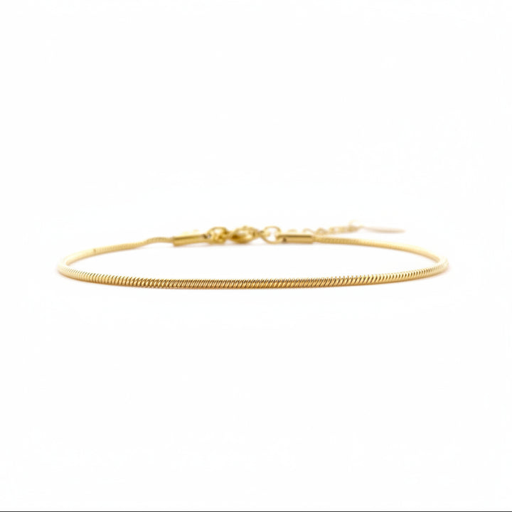 Goldenes Basic Armband rund aus Edelstahl, Armband mit runden Gliedern, Armband aus einer Schnur gold, Arm Stack