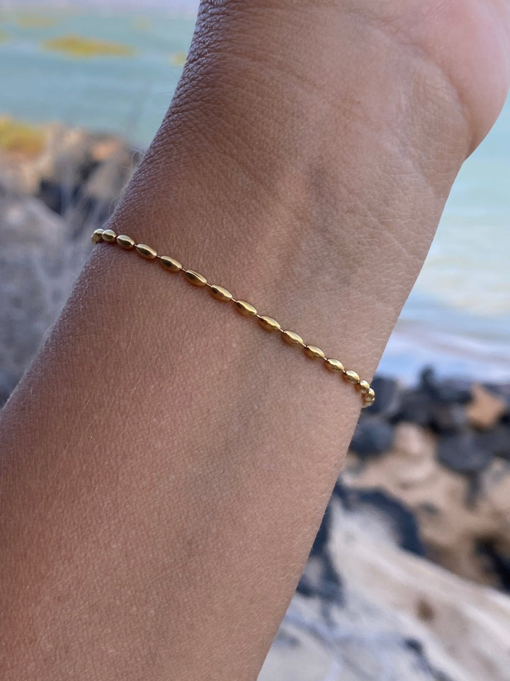 Sommerschmuck Edelstahl Armband mit ovalen Perlen für Beach Girls, Clean Girls, junge Frauen und Teenager Mädchen von Alicia's Diary