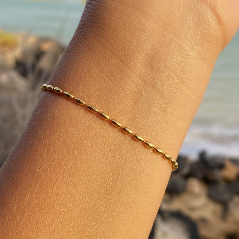 Summer jewelry stainless steel bracelet with oval beads for beach girls, clean girls, young women and teenage girls from Alicia's Diary