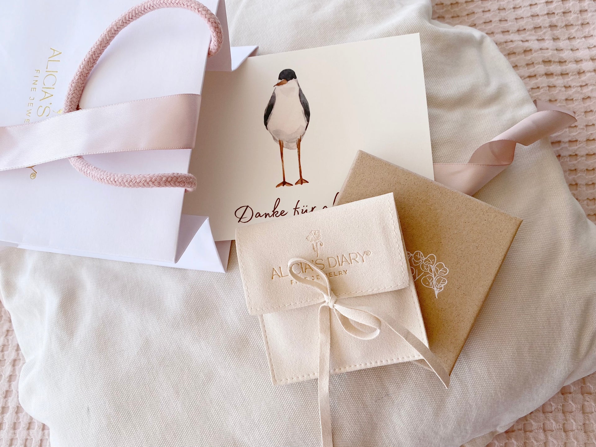 Cute gift packaging for jewelry from the jewelry brand Alicia's Diary