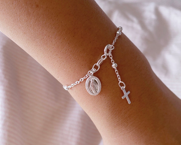 Schönes Armband mit Münze und Kreuz Anhänger aus 925 Silber für junge Frauen und Teenager Mädchen von Alicia's Diary