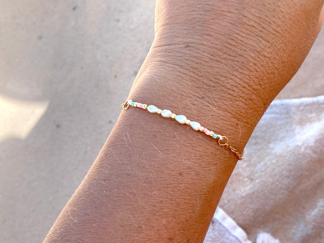 Buntes Perlen-Armband für Teenager Mädchen und junge Frauen, Beach Girl Style, schönes Armband von Alicia's Diary