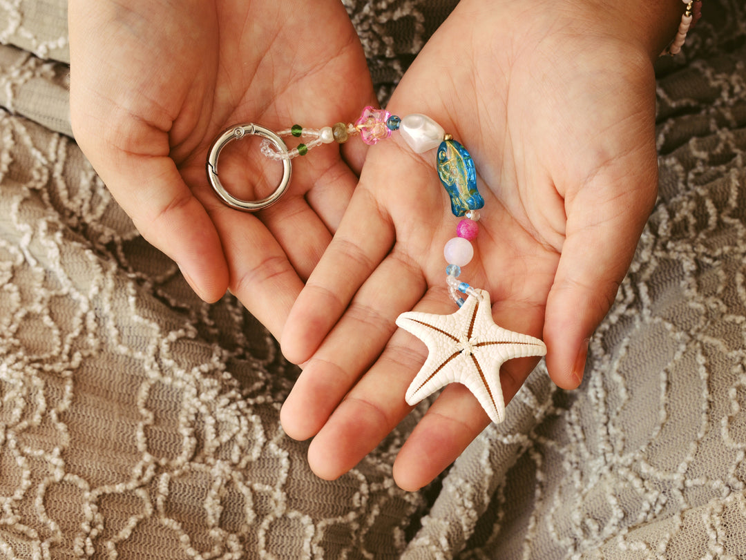 Unterseite des Seestern-Schlüsselanhängers mit bunten Perlen und Seestern, Perlen Taschenanhänger für Mädchen, Freundin, Damen, Boho Accessoires