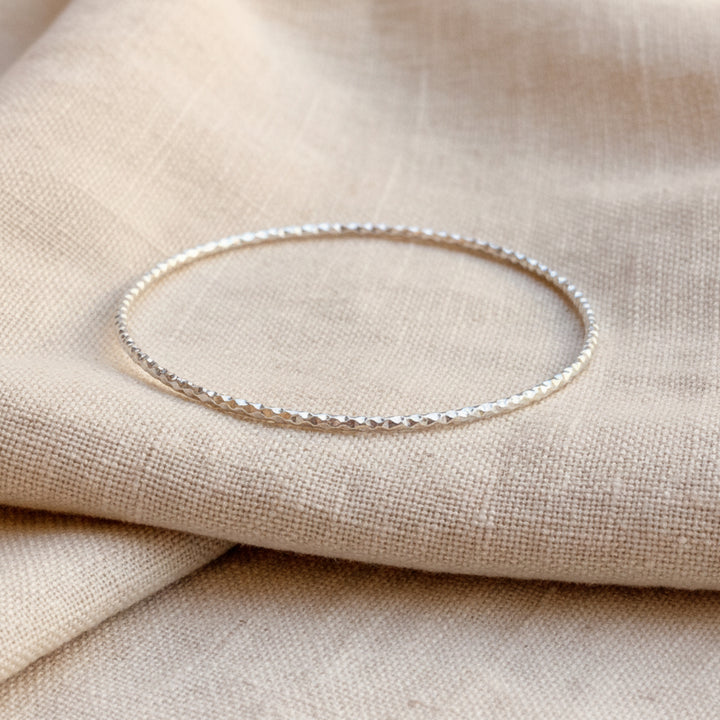 Jewelry shop for young women, minimalist bracelets for women in a minimalist style, modern, hypoallergenic, scratch-resistant