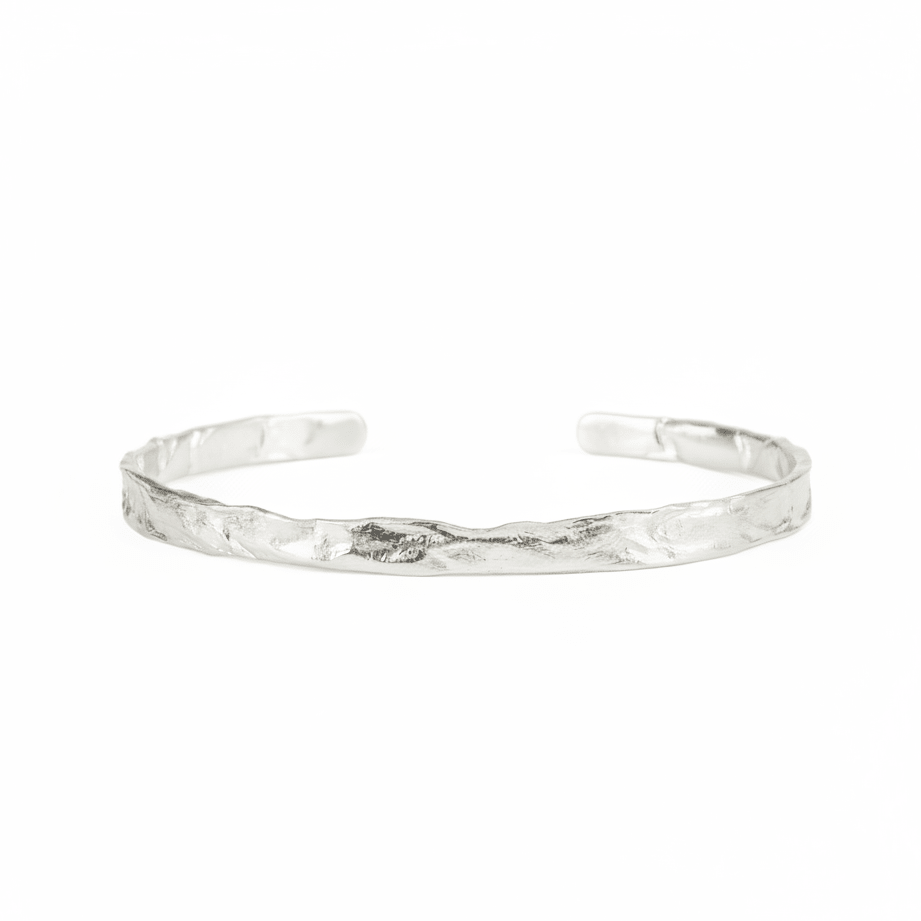 Aesthetic Armspange silber mit hammered Finish, Clean Girl Style, Schmuck aus 925 Silber, Online Shop