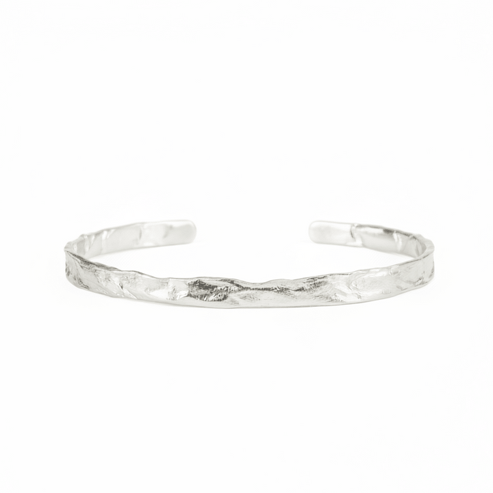 Aesthetic Armspange silber mit hammered Finish, Clean Girl Style, Schmuck aus 925 Silber, Online Shop