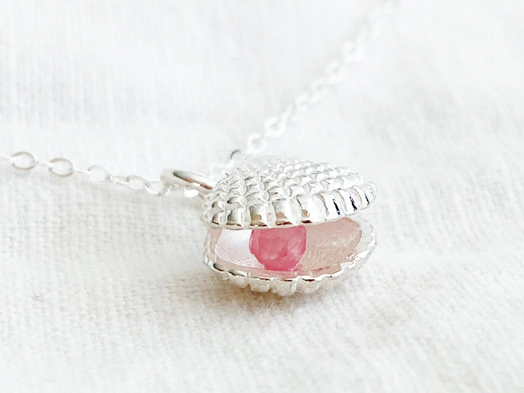 Silberne Halskette mit Pink Opal in kleiner 925 Silber Muschel