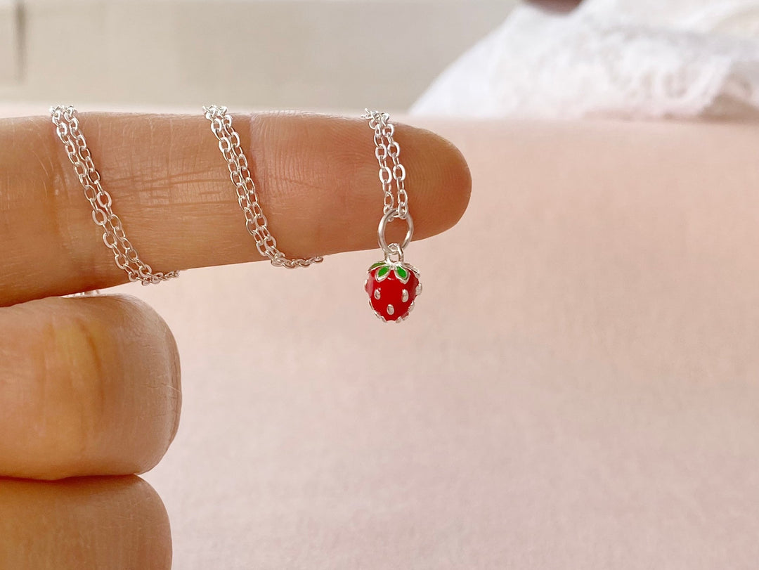 Schmuck mit Erdbeeren, Obst, Früchten, Sommerschmuck wasserfest und hautfreundlich von Alicia's Diary