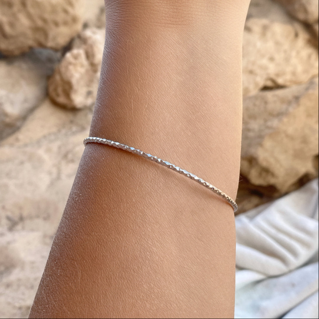 Minimalist jewelry made of surgical stainless steel, waterproof summer bracelet, silver bangle for young women