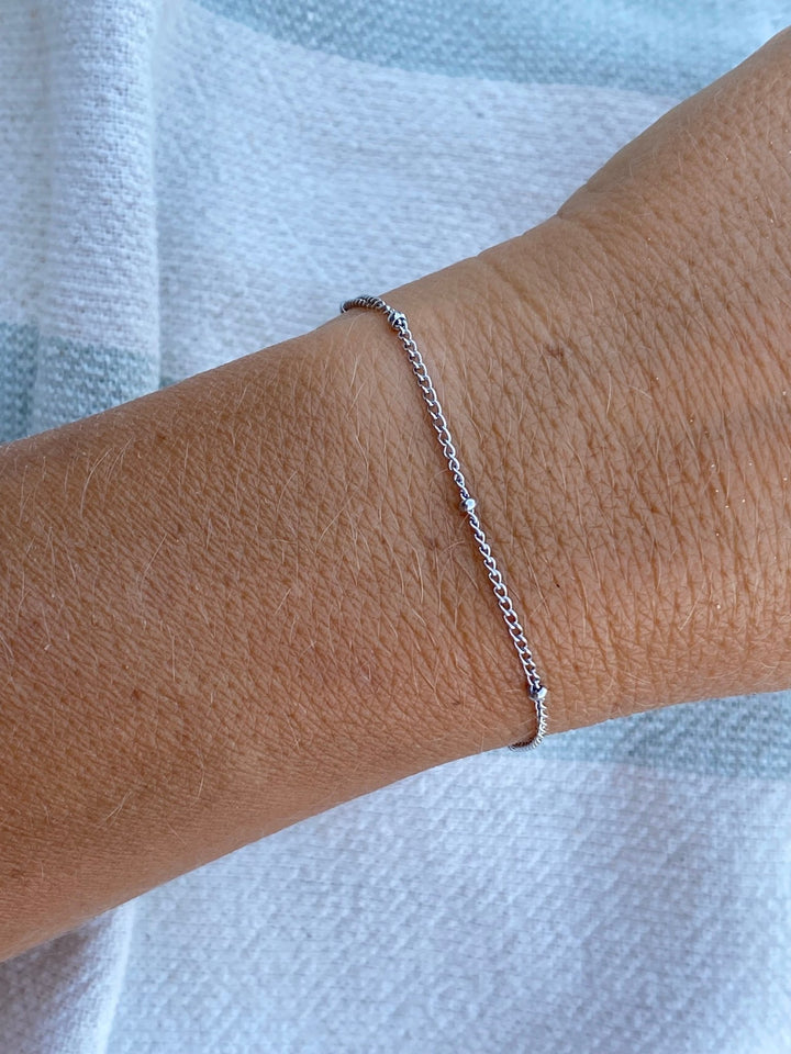 Sommerschmuck Bracelet, silbernes Edelstahl Armband mit Kugeln, wasserfest und robust von Alicia's Diary