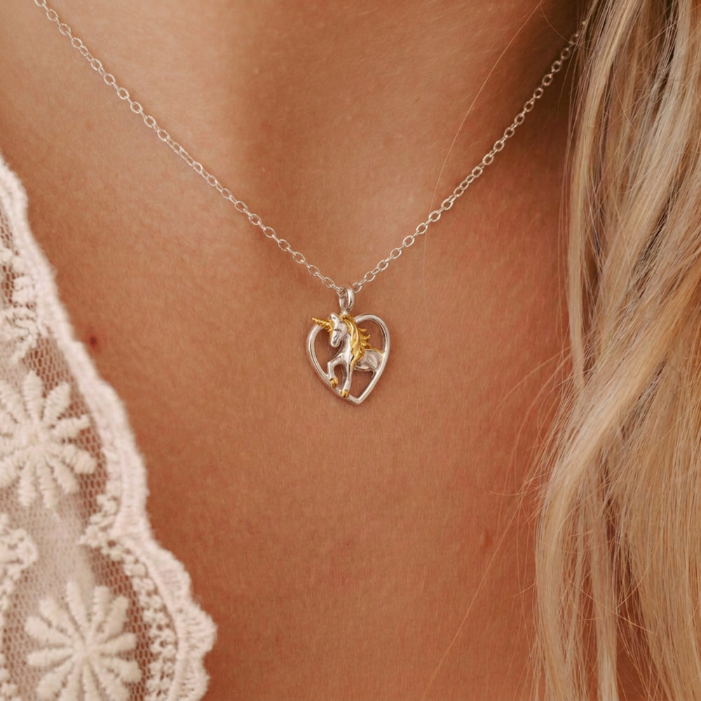 Echte Silberkette mit Einhorn Charm und Herz Anhänger, bicolor Kinderschmuck, wasserfeste hypoallergene Halskette für Mädchen online bestellen