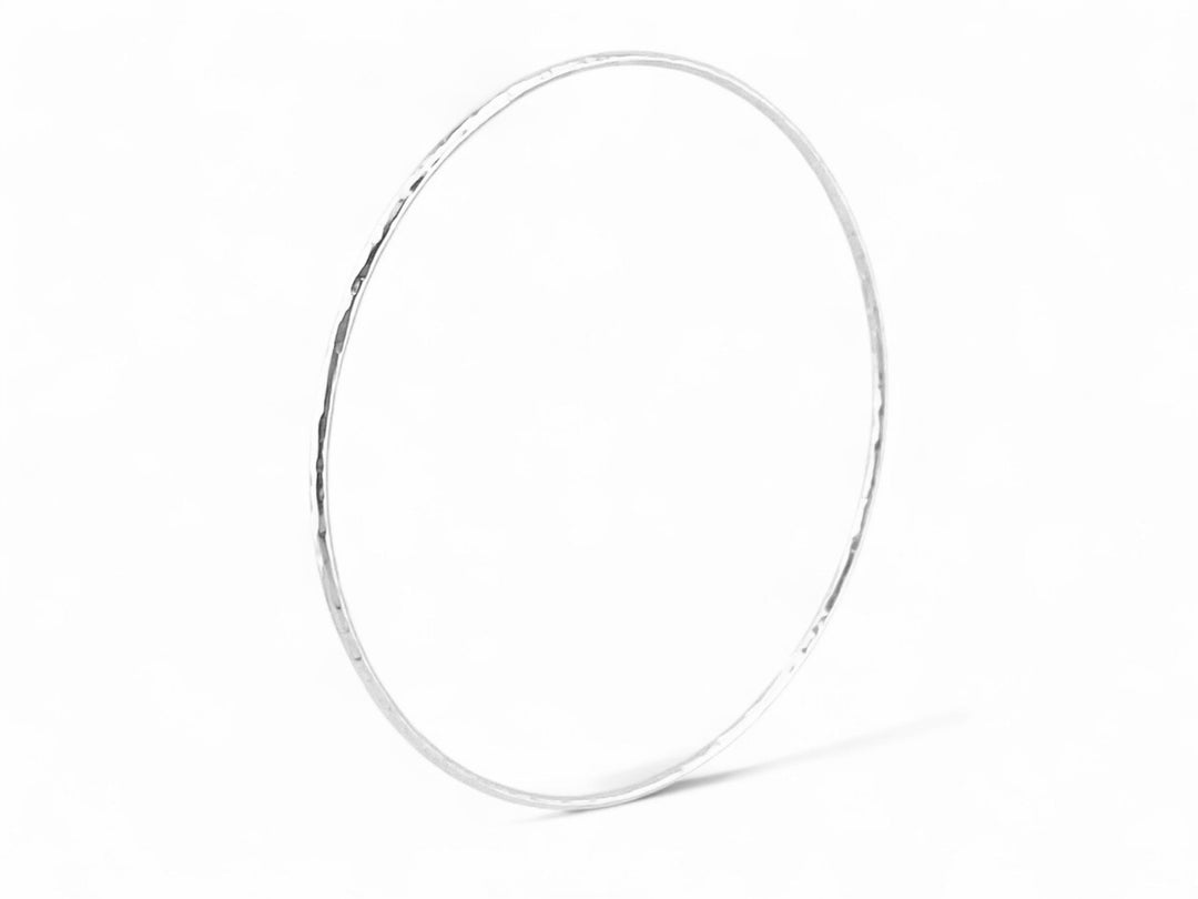 Stackable Armband: silberner Armreif für junge Frauen von Alicia's Diary