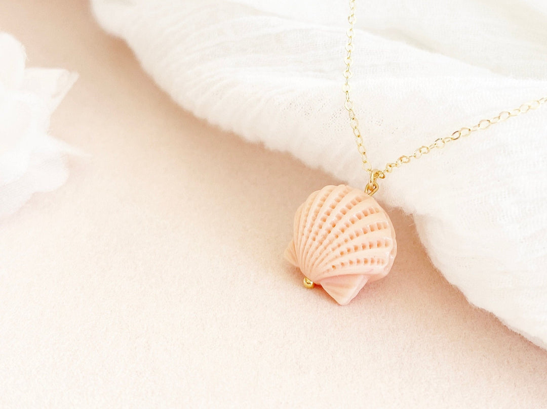 Ein besonderes Geschenk für meine beste Freundin: Muschel Halskette aus Goldfill von Alicia's Diary