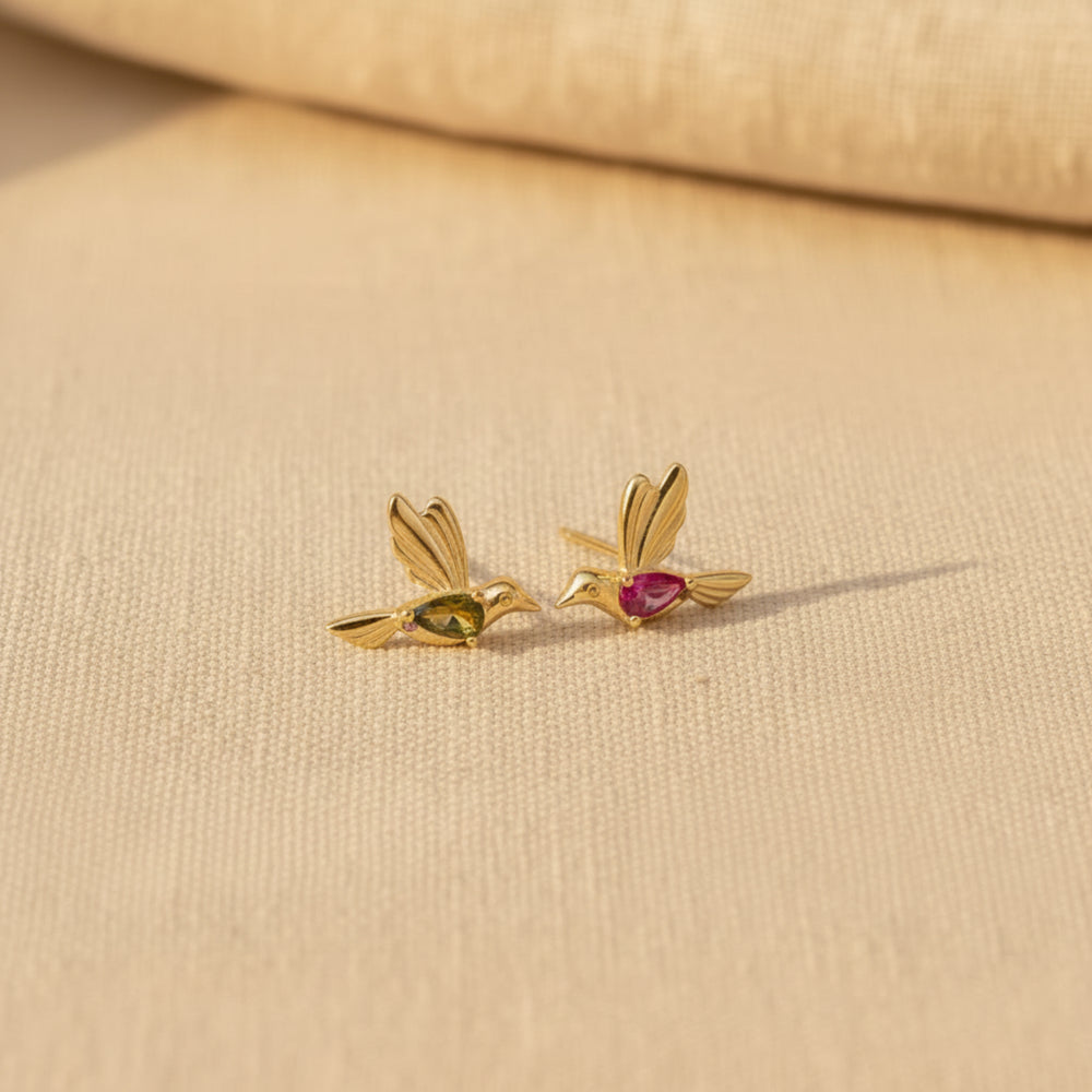 Goldene Tier Ohrstecker mit Kolibri Vögeln und grünen und pinken Kristallen, asymmetrische Ohrringe aus 925 Silber, antiallergischer Schmuck