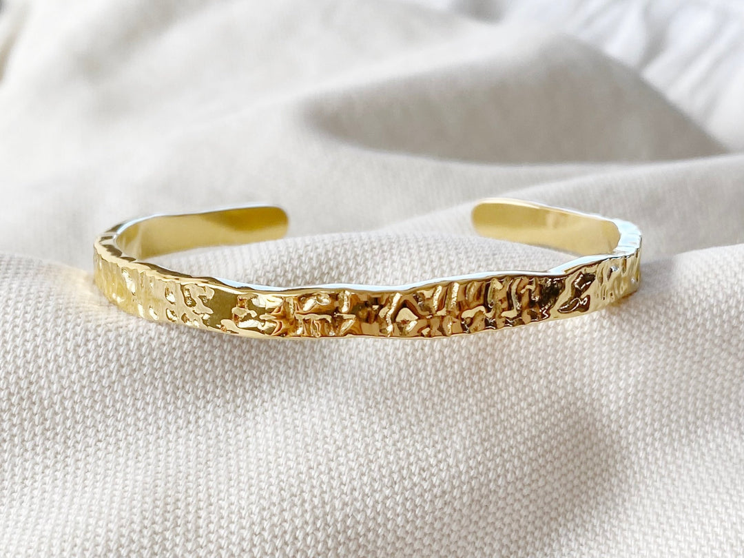 Hammered Waterproof Bangle - Alicia&