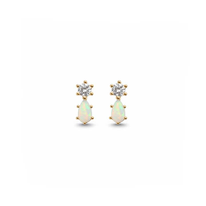 Zierliche Opal Ohrstecker aus vergoldetem 025 Silber, hautfreundliche Ohrringe für Ear Stack, Schmuck Inspo