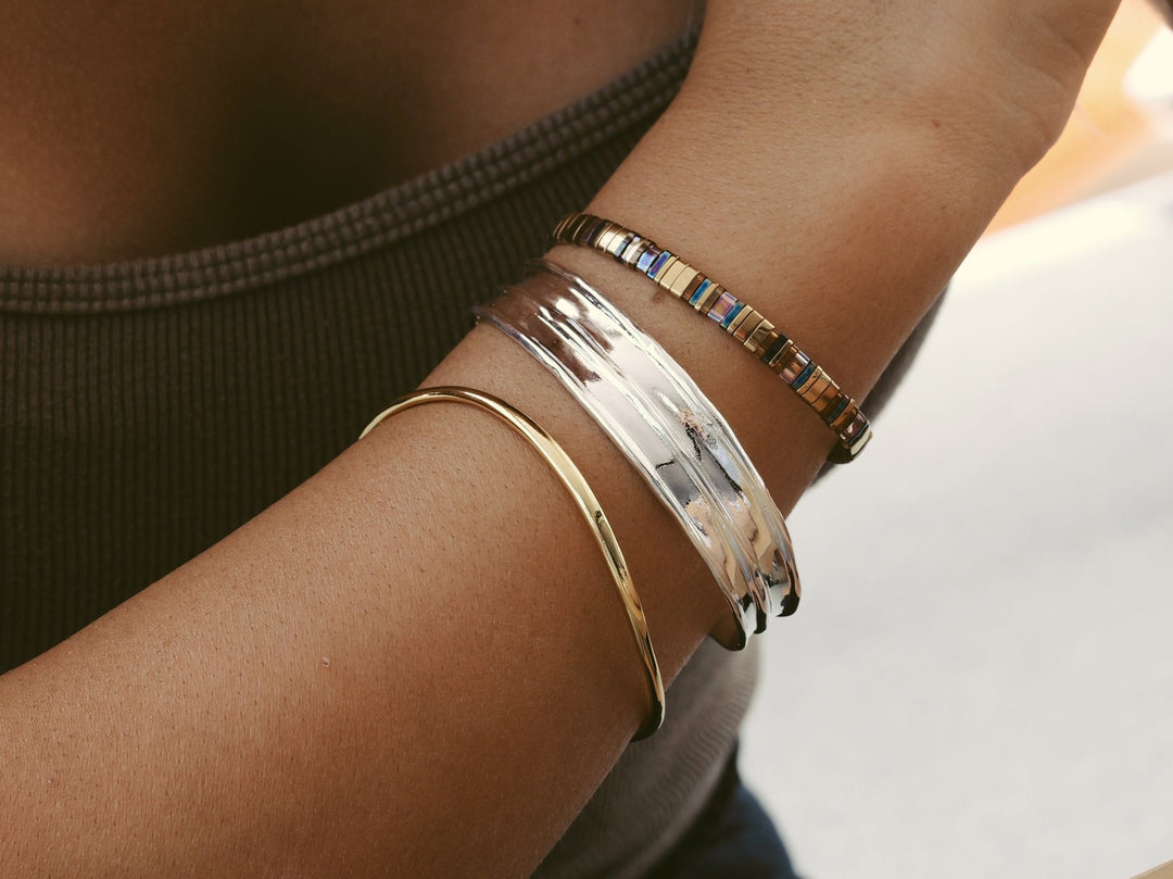 Wide silver bangle with handmade finish - Alicia&
