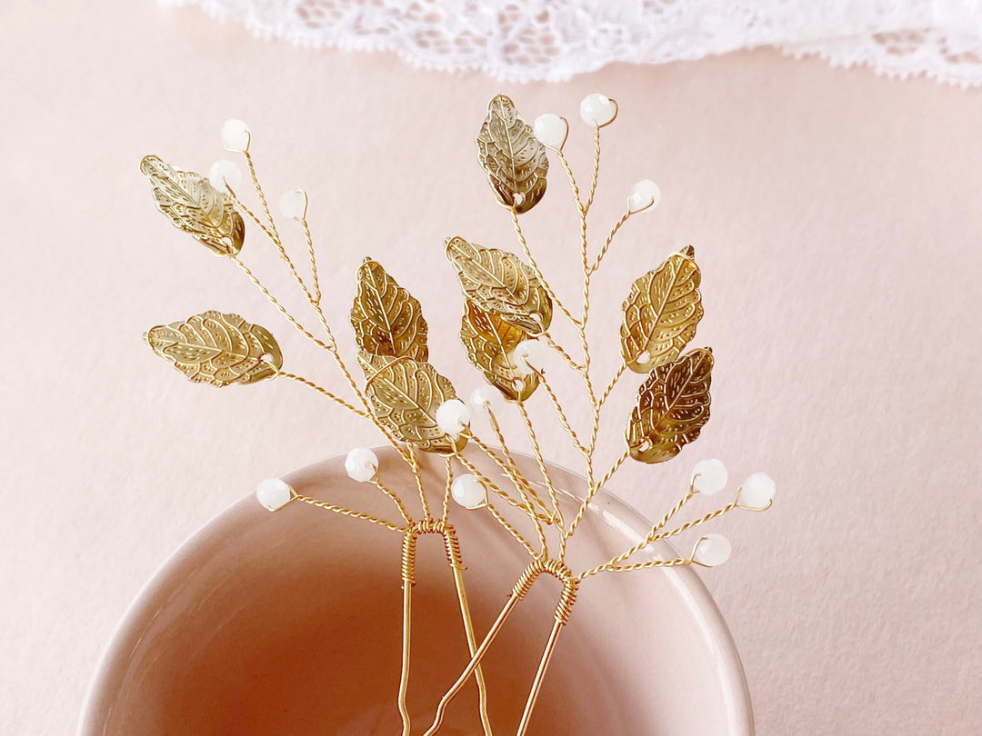 Goldene Vintage Hochzeit, goldener Blattschmuck für Goldhochzeit, Glamour Braut von Alicia's Diary