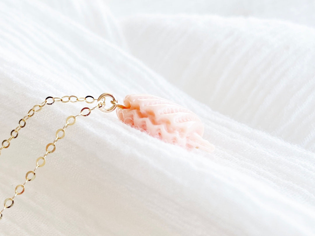 Zarte Kette mit kleinem Anhänger von Alicia's Diary