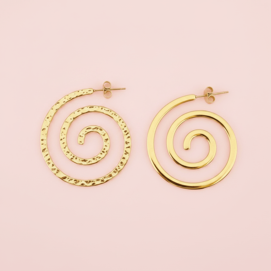 Gedrehte Creolen gold Schnecken, gehämmerte Spiral Ohrringe, Schmuck Onlineshop Deutschland, ausgefallen Ohrringe Gold modern