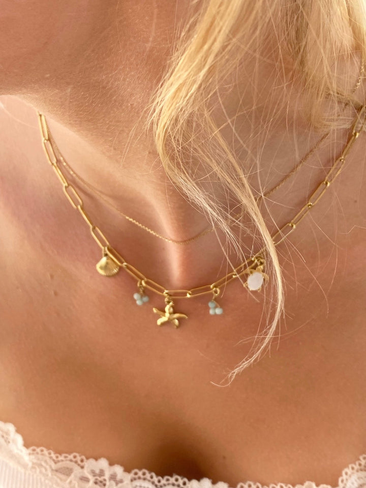 Paperclip Halskette mit mehreren Anhängern, wasserfester Schmuck für junge Frauen von Alicia's Diary