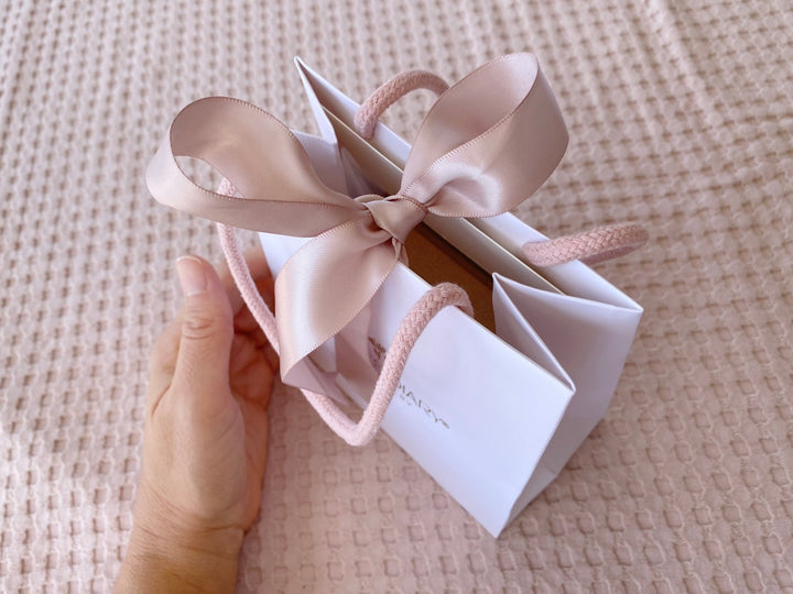 Romantische Geschenk Verpackung mit Schleife von ALICIA'S DIARY®