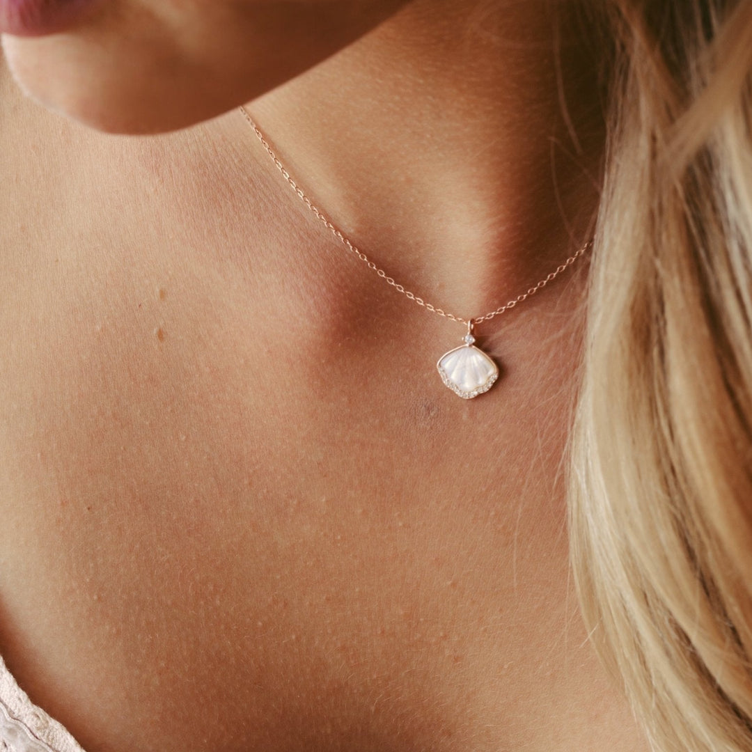 Rose Gold Plated Shell Locket Necklace - Alicia&