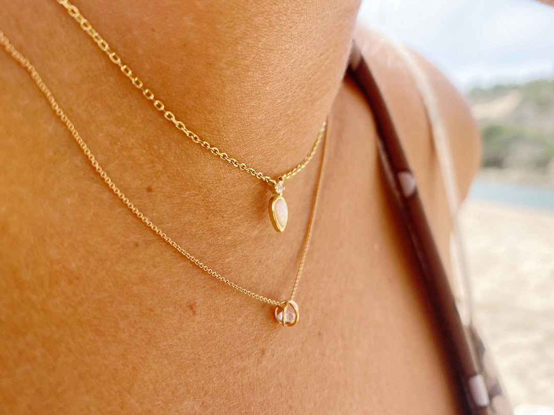 Schimmernder Opal Anhänger mit Zirkon Spitze - ALICIA'S DIARY®